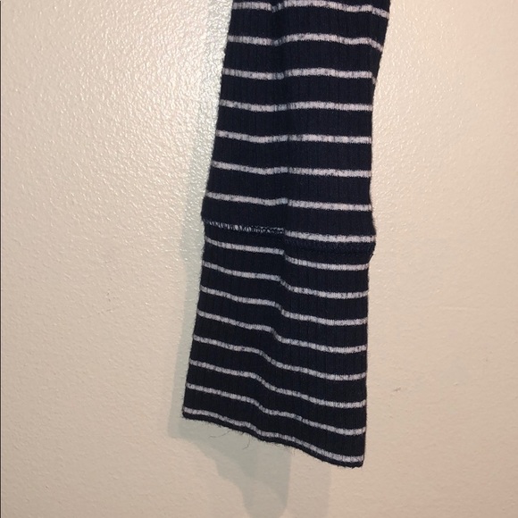 Hollister Top - Picture 3 of 7